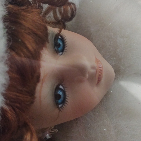 Porcelain doll - Picture 4 of 4